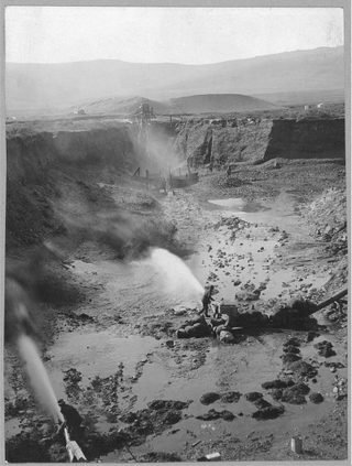 Illustration for article titled Gold Mining